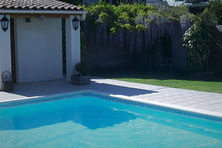 Gîte pour 2 personnes, avec Jardin et Piscine en Charente-Maritime