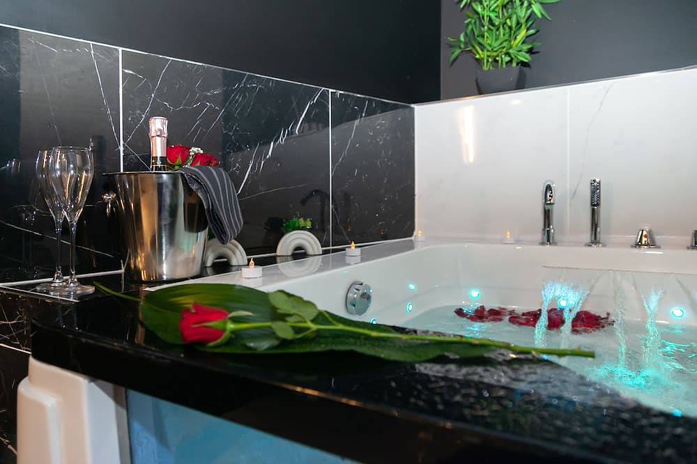 Suite Panthéon Maison de ville haut de gamme avec jaccuzi et sauna. in Meaux, Seine-et-Marne