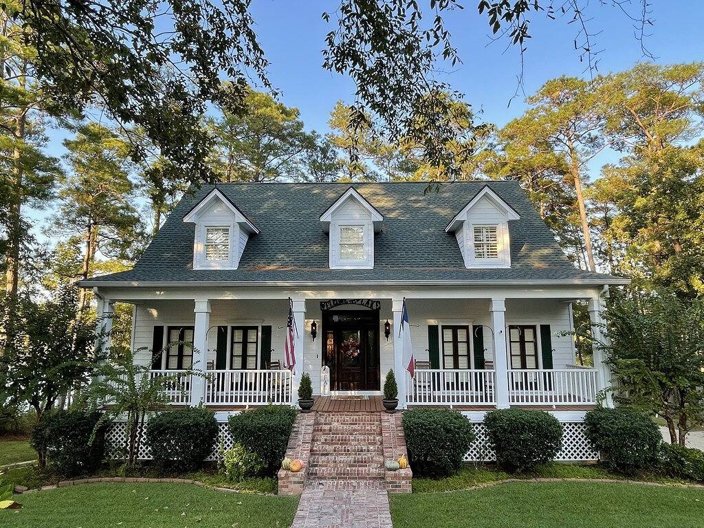 Spacious Lake House with Sam Rayburn Water Frontage in Sam Rayburn Reservoir