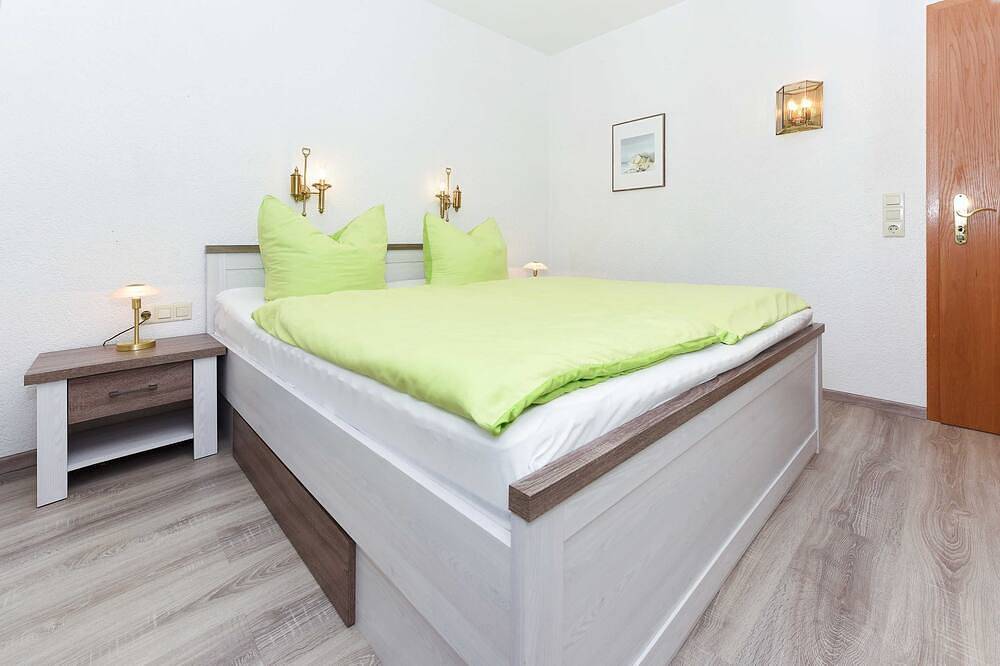 Ganze Wohnung, Ferienwohnung Kornblume - Ferienwohnungen Kornblume und Löwenzahn im Haus in Dunum, Nordseeküste