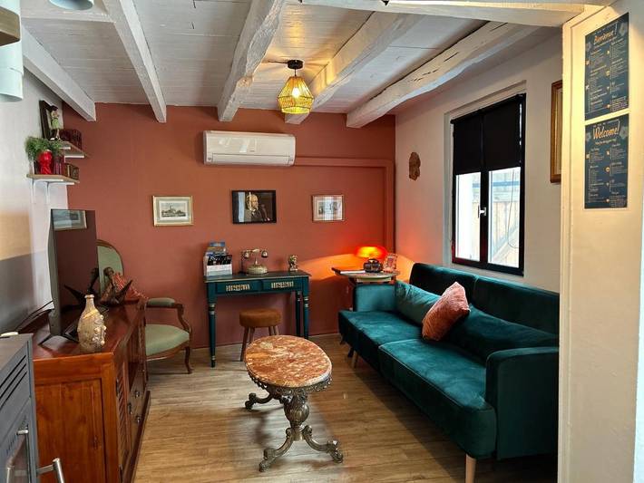 Gîte pour 3 personnes, avec terrasse à Chargé - 2