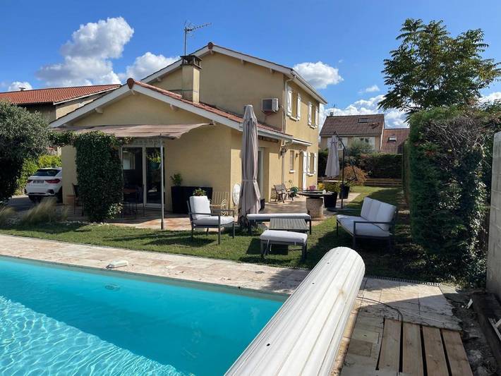 Location de vacances pour 6 personnes, avec piscine et jardin, animaux acceptés à Chassieu - 4