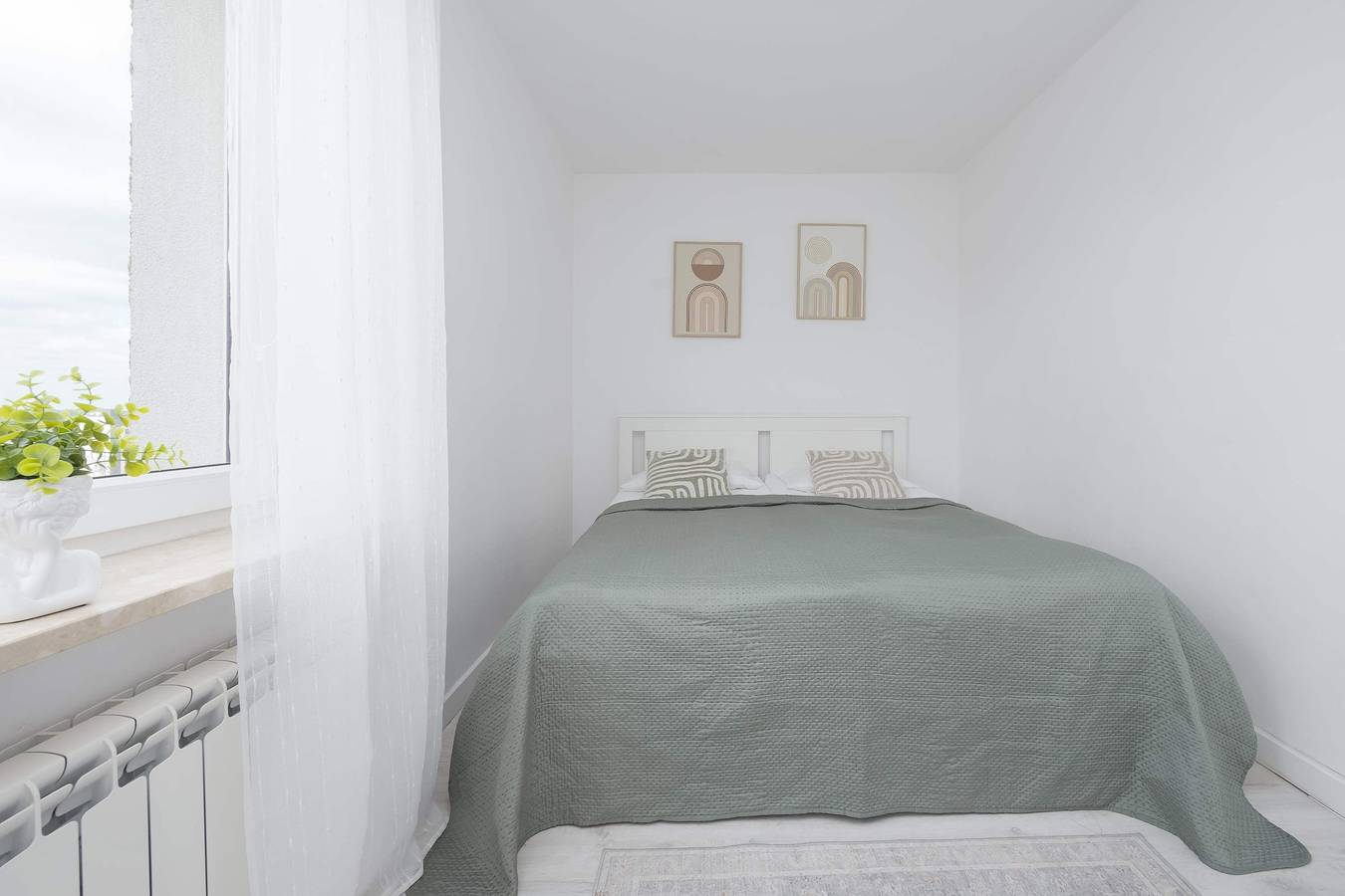 Entire apartment, Stylish Two-Bedroom Apartment   Balcony in Warsaw, Masovia