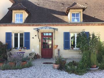 Chambre d’hôte pour 2 personnes, avec jardin dans Montceaux-l'Étoile