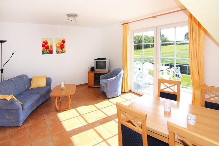 Ferienwohnung für 4 Personen, mit Balkon und Terrasse in Behrensdorf - 2