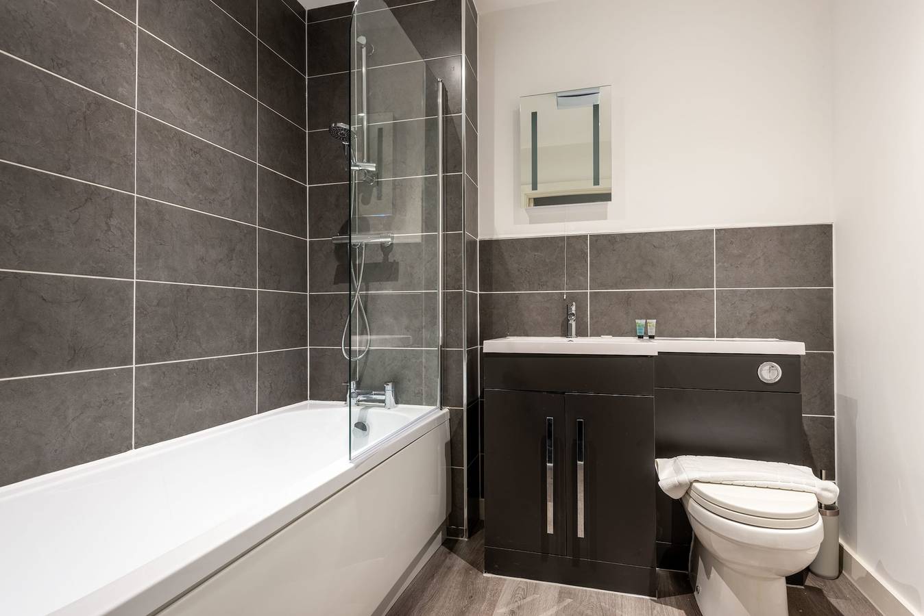 Entire apartment, Contemporary Studio Apartment in Central Rotherham in South Yorkshire