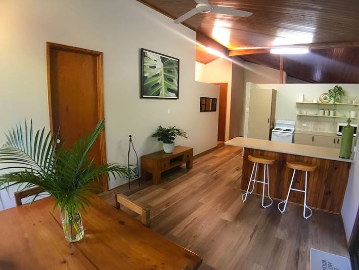 Holiday home for 6 people, with pool and hot tub as well as garden in North Queensland