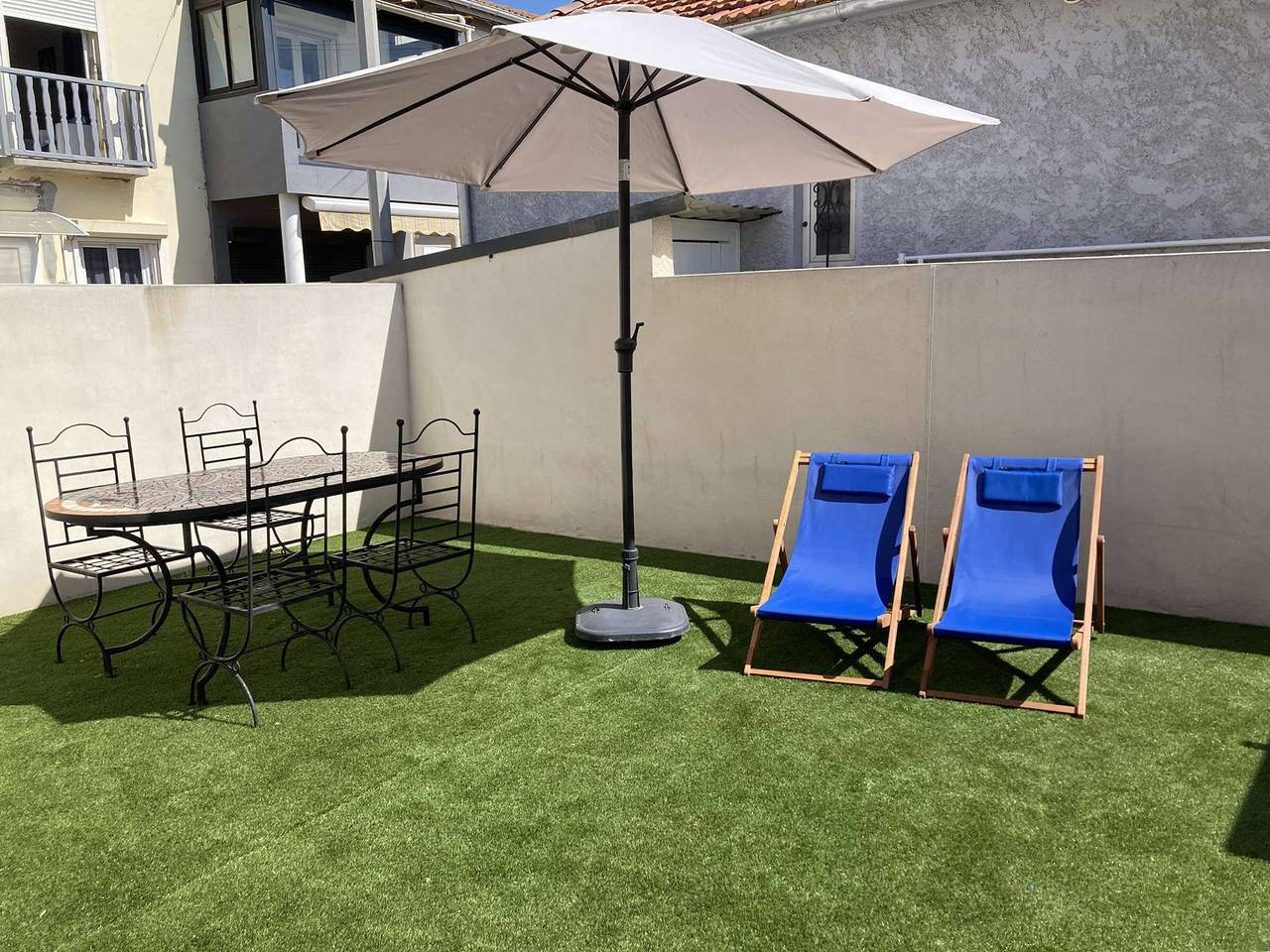 Central House with Terrace, Sleeps 6, Close to Beach and Shops in Valras-Plage, Côte d'Améthyste