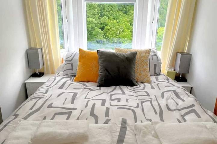 Geheel appartement, The Lookout, seafront, beachfront, stunning views in Millport, Firth Of Clyde