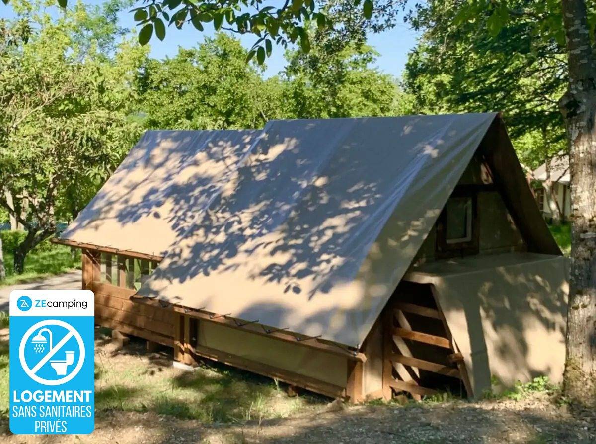 Zecamping 3 étoiles familial piscine chauffée cabane 2 pers in Hauterives, Région de Valence