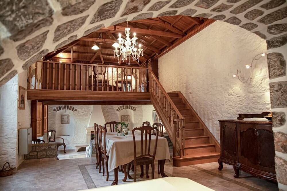 Traditional Mansion \"Eugenie\" in Hydra
