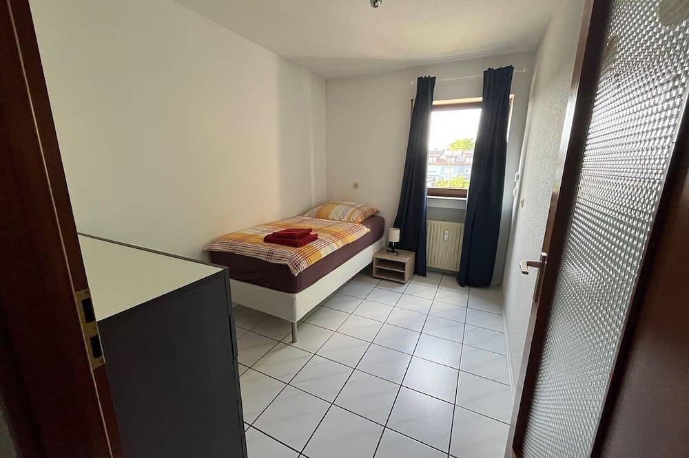 Ganze Wohnung, 3 Room Appartment (70 m2) with 2 Bedrooms, Balcony & Garage in Neckarsulm, Kurpfalz