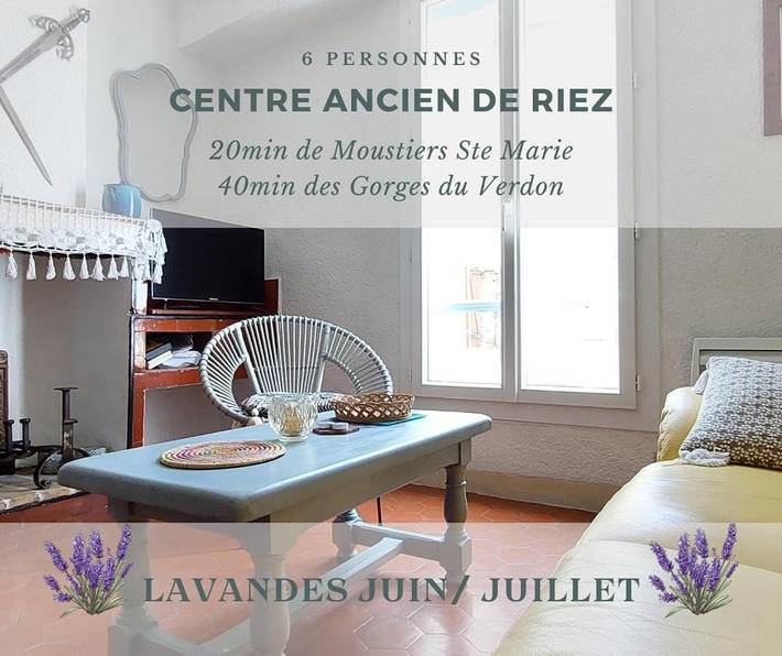 Location de vacances pour 6 personnes, avec terrasse et vue à Riez