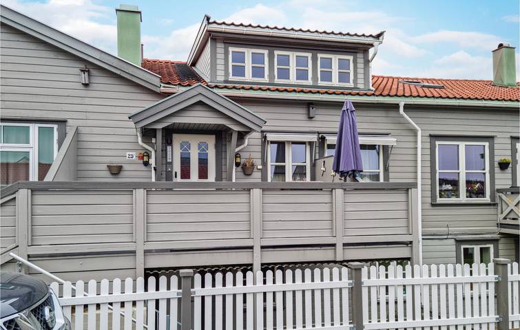 Feriehus for 6 personer, med Terrasse og Hage i Lillesand 