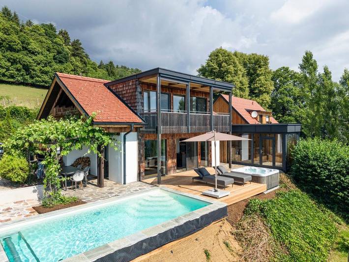 Ferienwohnung für 4 Personen, mit Balkon und Whirlpool sowie Terrasse und Garten in St. Stefan ob Stainz