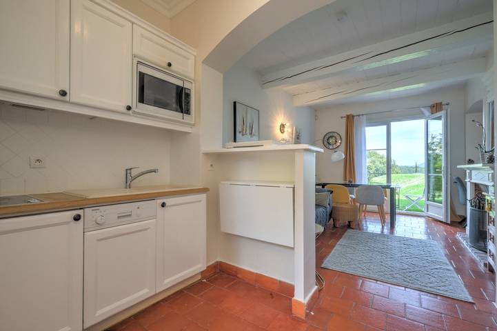 Gîte pour 2 personnes, avec jardin ainsi que vue et terrasse à La Motte - 4