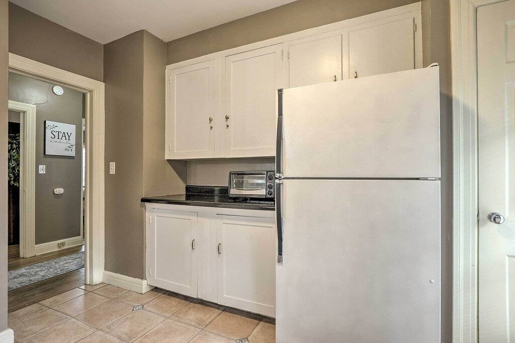 Chic & Cozy Greensboro Home, 2 Mi to Dtwn! in Greensboro, Guilford County