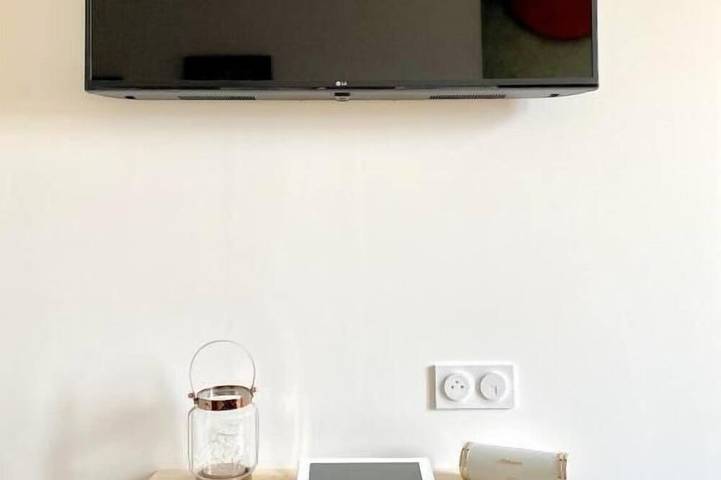 Ganze Wohnung, Renovated studio 200 m from Rochefort harbour - Your haven of peace in town in Rochefort, Rochefort und Umgebung