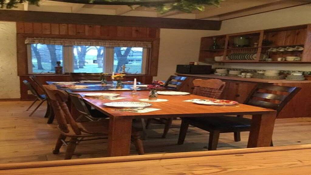 Vacation House for 6 Guests in Clear Lake, Iowa