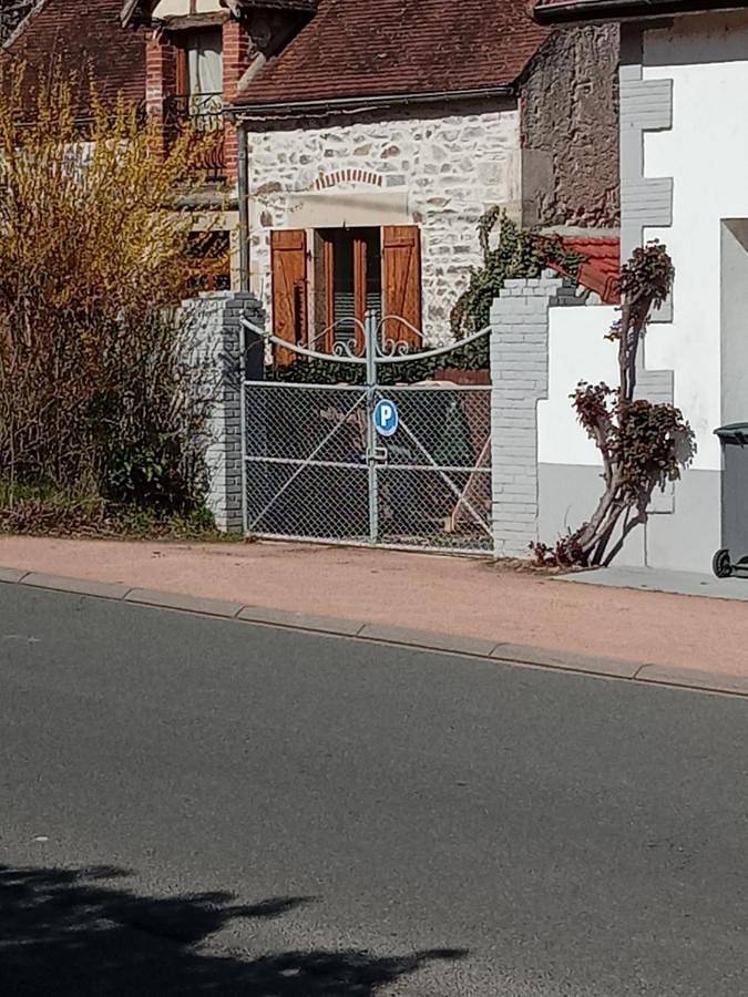 Cottage pour 3 personnes, avec terrasse, animaux acceptés à Chantelle