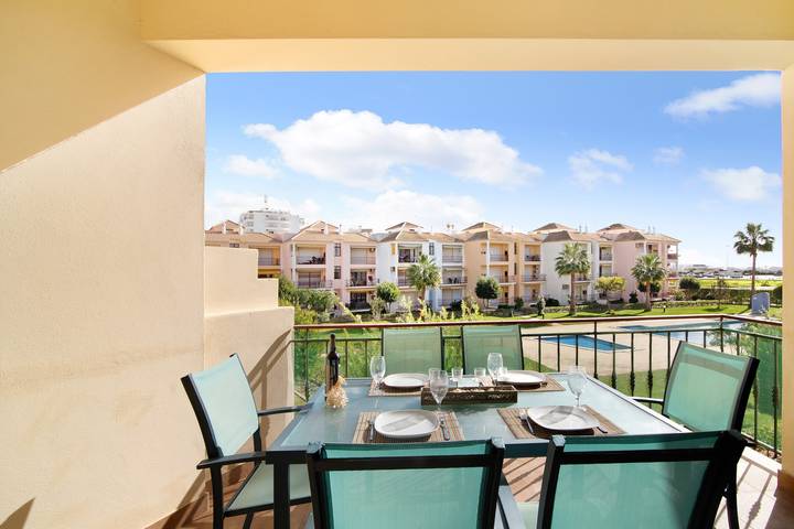 Entire apartment, Apartment "Columbus Beach" with Sea View, Shared Pool & Wi-Fi in Quarteira, Faro District