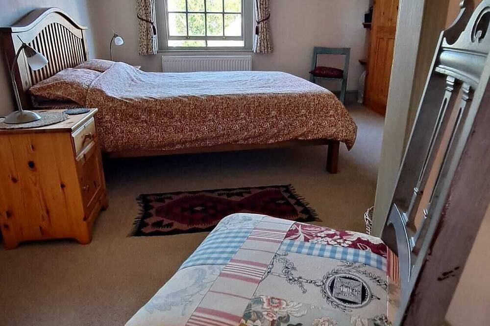Beautifully renovated cosy house in the historic market town of Totnes, S Devon in Totnes, Devon