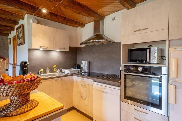 Location de vacances pour 8 personnes, avec jardin, animaux acceptés à Sainte-Colombe-de-Peyre - 4