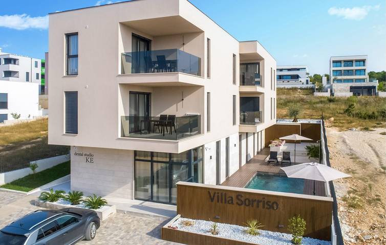 Holiday letting for 2 people, with pool and terrace as well as garden and sauna in Zadar