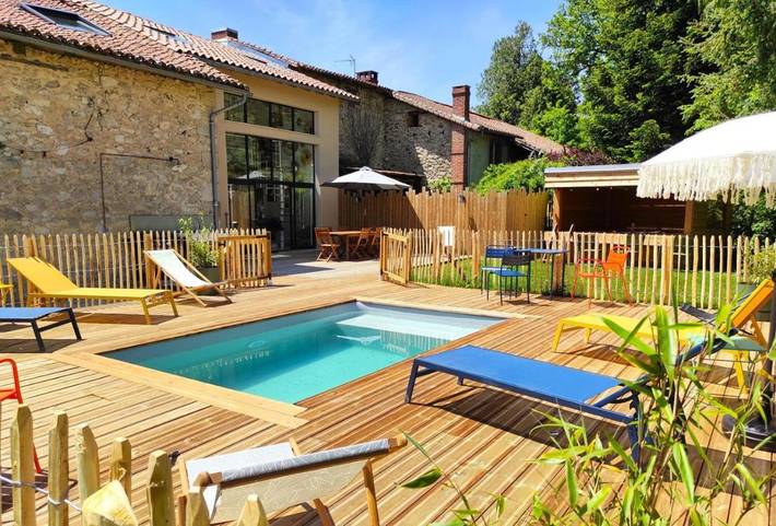 Maison de vacances pour 6 personnes, avec piscine et jardin ainsi que terrasse et jacuzzi