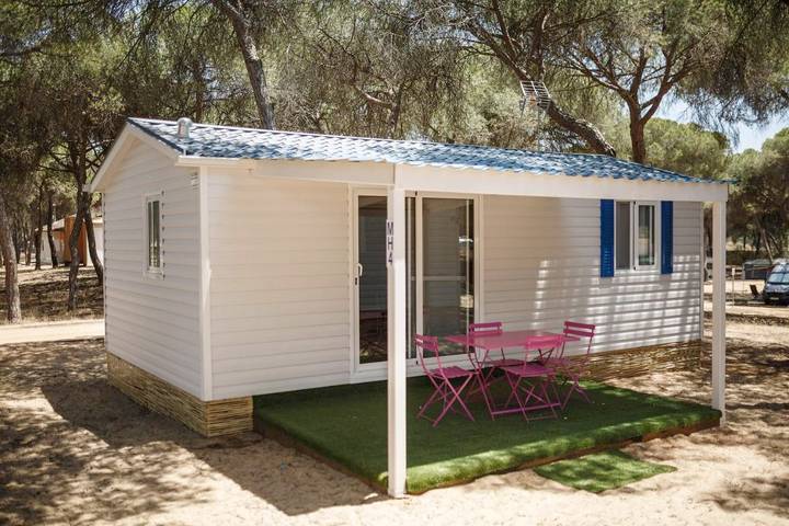Bungalow para 2 pessoas, com Terraço e Piscina infantil e ainda Piscina em Isla Cristina