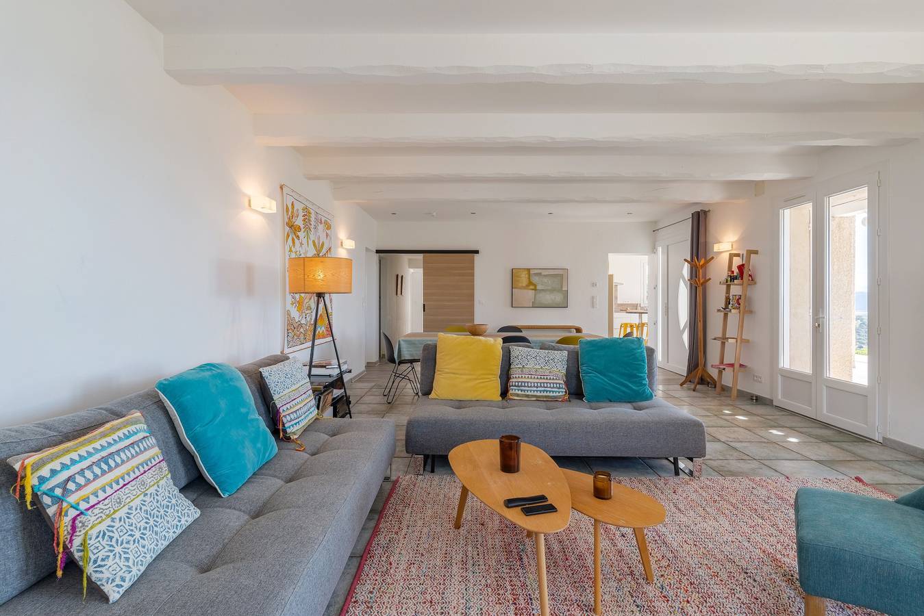 Luxury Villa – Panoramic Views with Mountain View, Wi-Fi and Air Conditioning in Volx, Parc naturel régional du Luberon