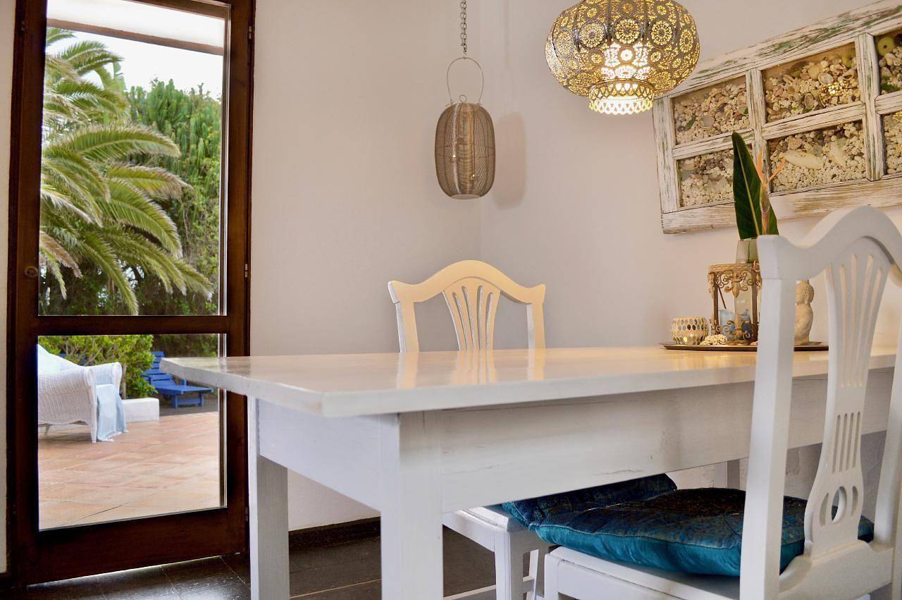 Apartamento vacacional entero, Apartamento Casa Hibisco con bonito jardín in Uga, Yaiza