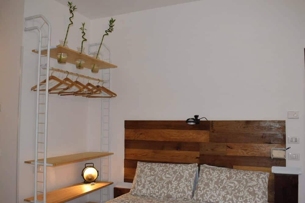 Entire apartment, Home and Garden, relaxation in Crema, old barn now home \"Margherita\" in Crema, Cremona Province