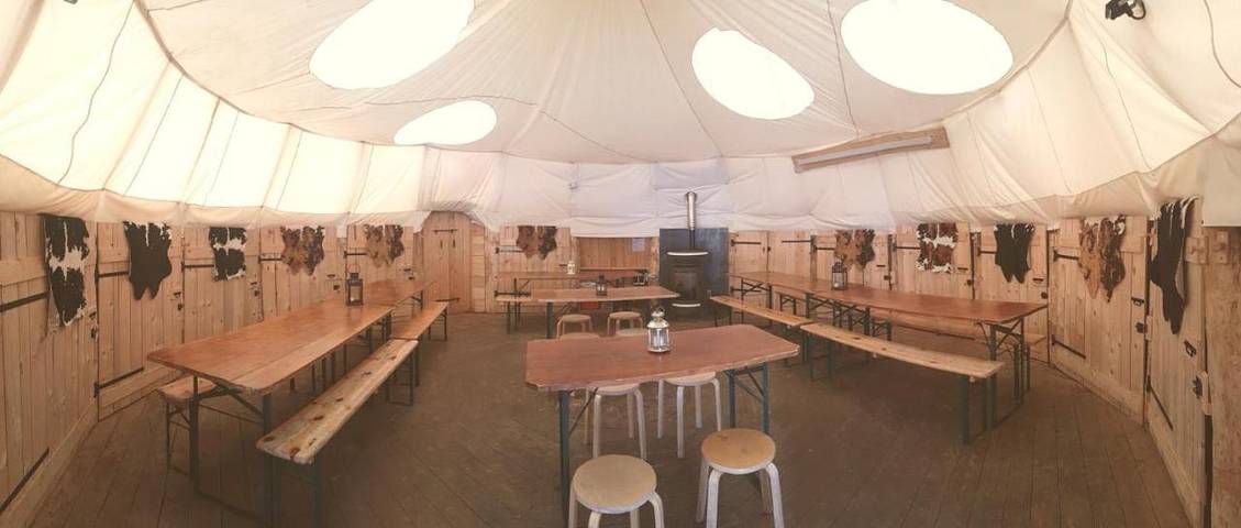 Gîte pour 7 personnes, avec jacuzzi ainsi que terrasse et jardin à Montcel - 3