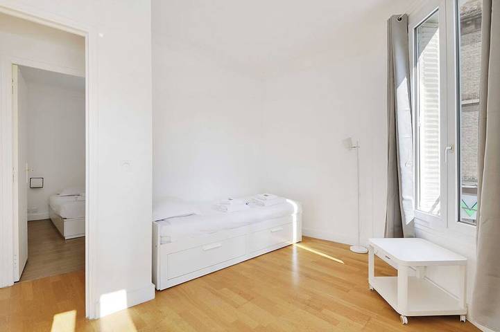 Ganze Wohnung, Gemütliches Apartment mit 2 Schlafzimmern im Herzen von Suresnes in Suresnes, Hauts-de-Seine