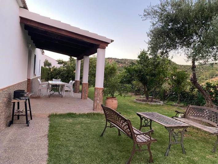 Location de vacances pour 11 personnes, avec vue ainsi que terrasse et piscine, animaux acceptés à Algodonales - 2