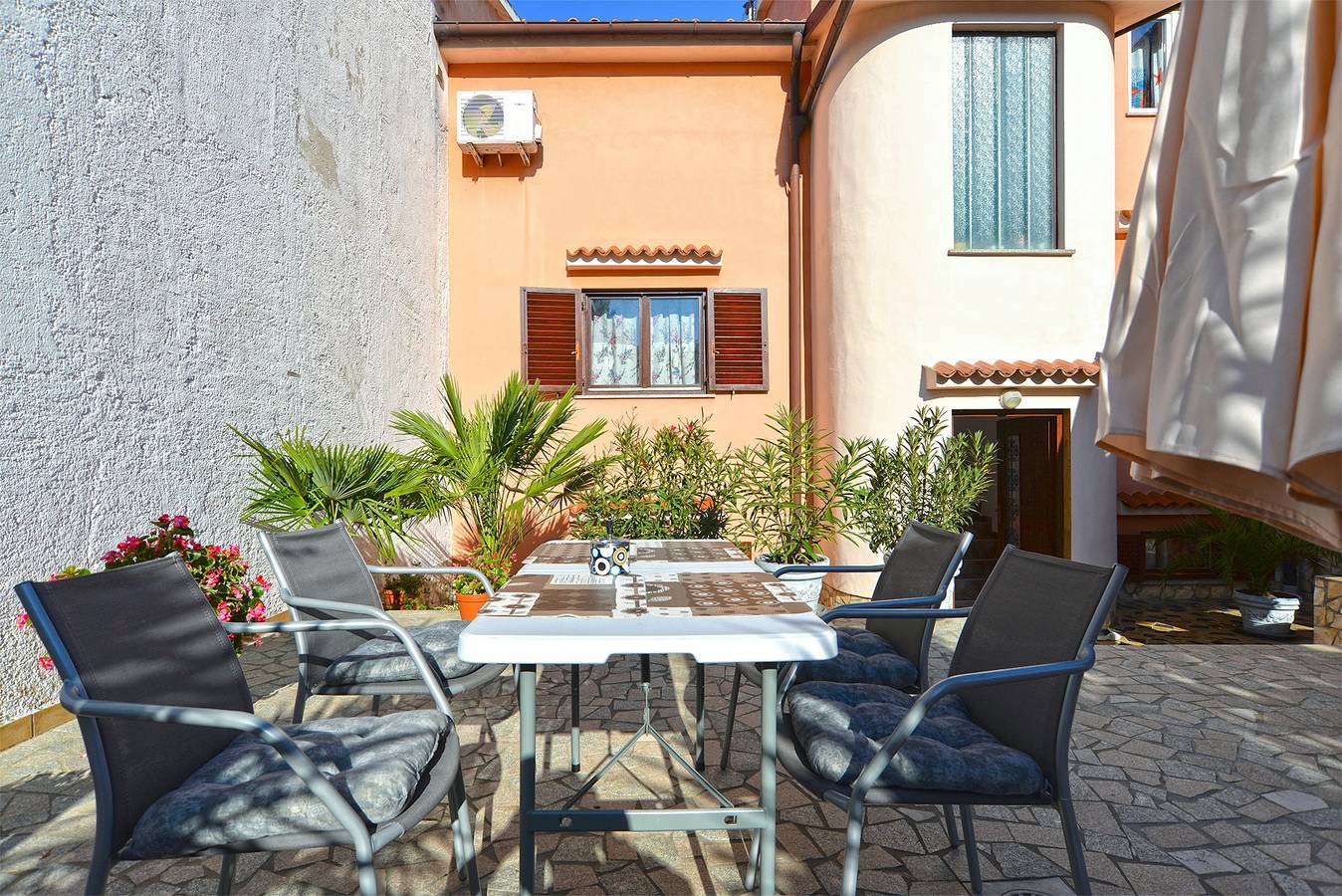 Ganze Wohnung, 1-Zimmer-Ferienwohnung mit Terrasse Stinjan, Pula A-20816-c in Stinjan, Pula