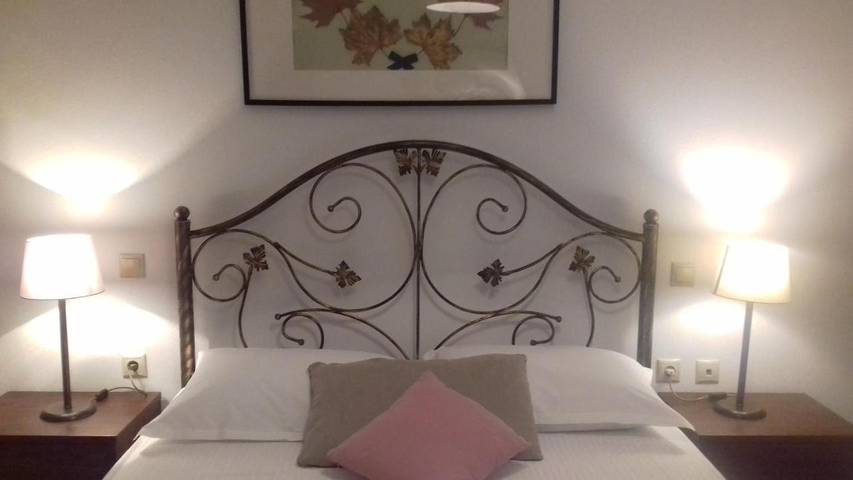 Location de vacances pour 2 personnes, avec vue ainsi que jardin et piscine à Afitos - 2