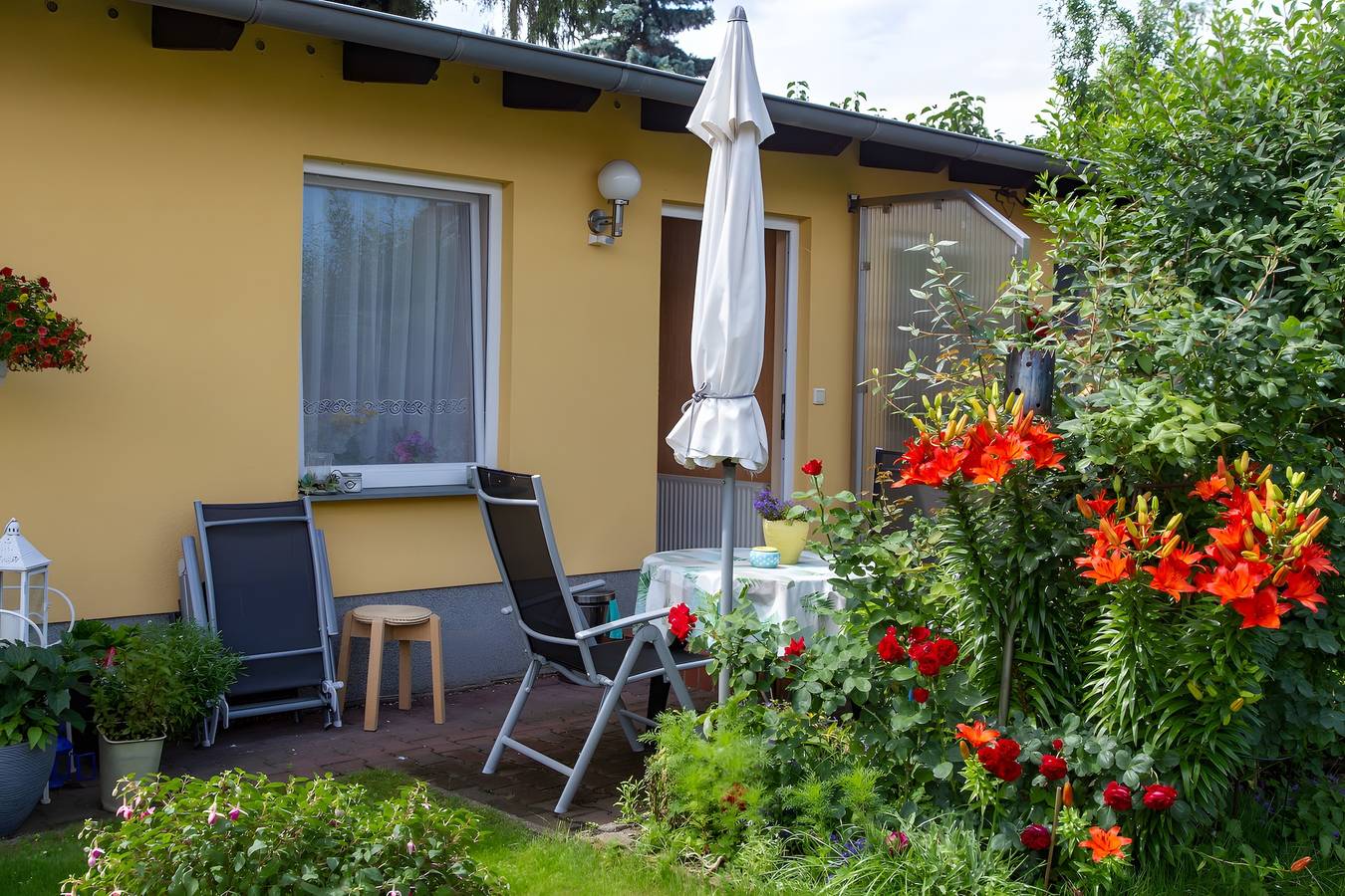 Ferienhaus 'Stahlberg' mit privater Terrasse, Balkon und Wlan in Schloss Sanssouci, Potsdam und Umgebung