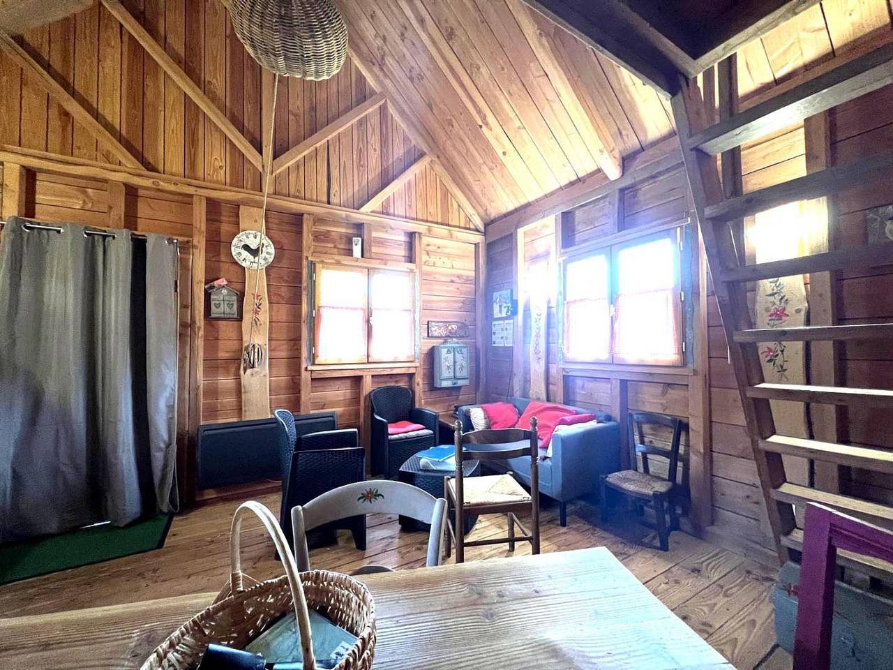 Casa de huéspedes para 4 personas con terraza in Massat, Parque Natural Regional de los Pirineos de Ariège