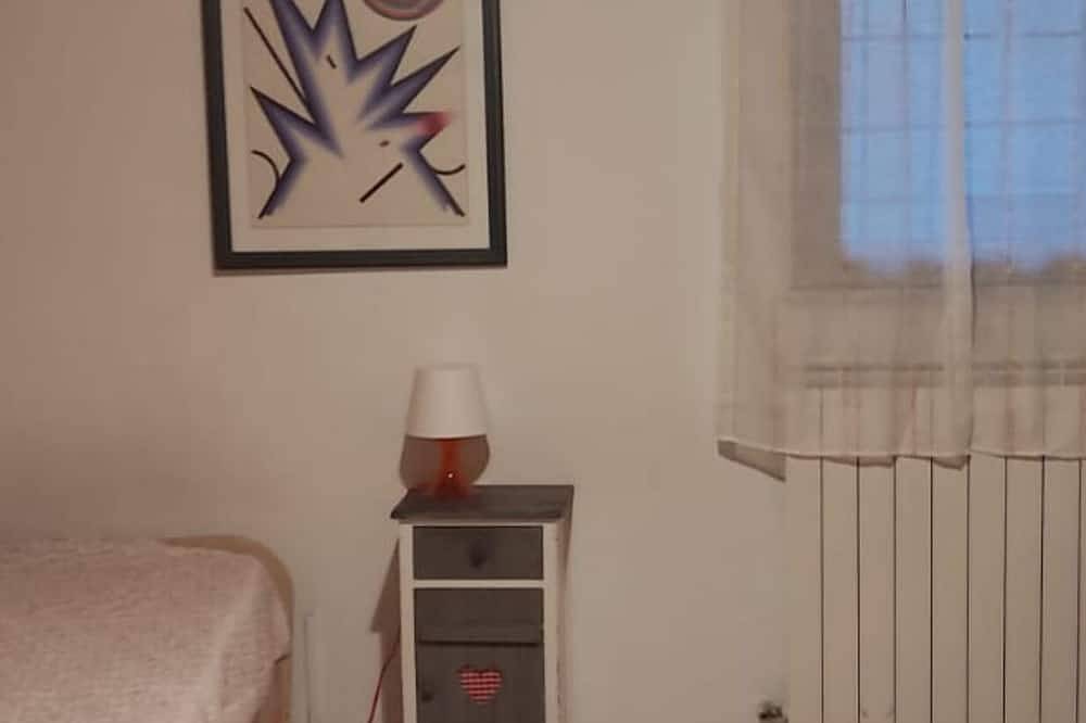 Entire apartment, Apartment 'Domus Rafael' with Wi-Fi and Air Conditioning in Urbino, Valle del Metauro