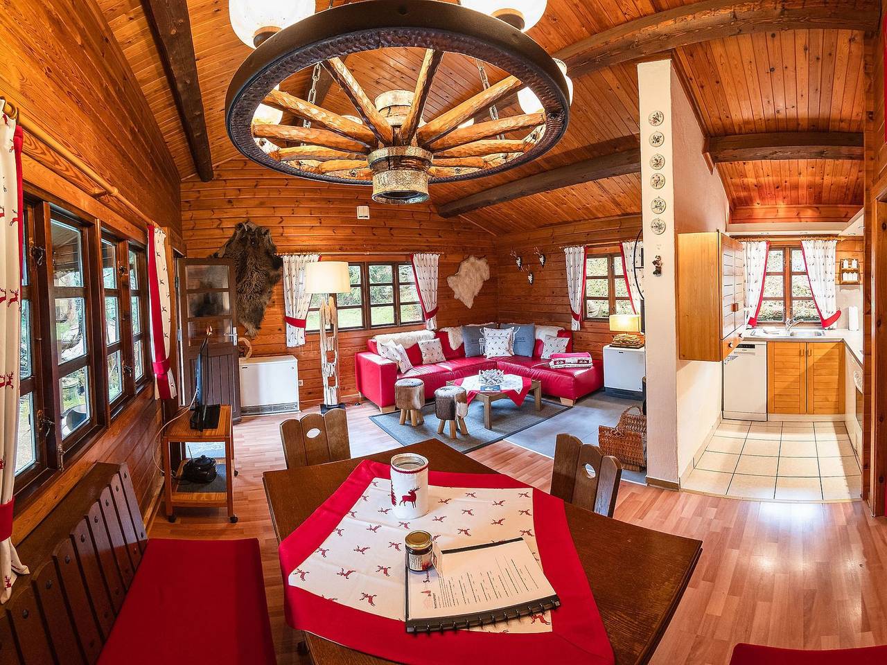 Hirsch Chalet - Ferienhaus mit Kamin, max. 4 Personen in Willingen, die Mittelgebirge