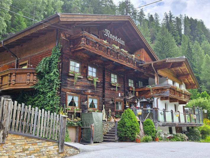 Ferielejlighed for 7 personer, med Balkon og Have samt Sauna i Sölden