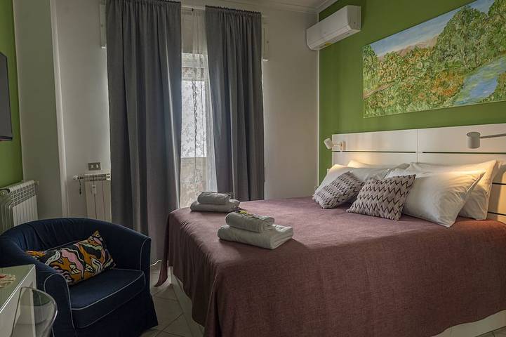 Appartement entier, 2 bedroom apartment in naples in Naples, Province de Naples