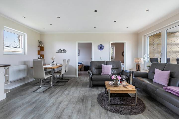 Ferienhaus "Haus Strandlagune" mit privater Terrasse, privatem Garten und Wlan in Hundestrand Büsum, Büsum