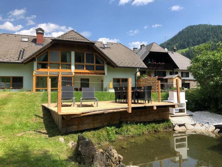 Ferienwohnung für 5 Personen, mit Terrasse und Garten sowie Ausblick