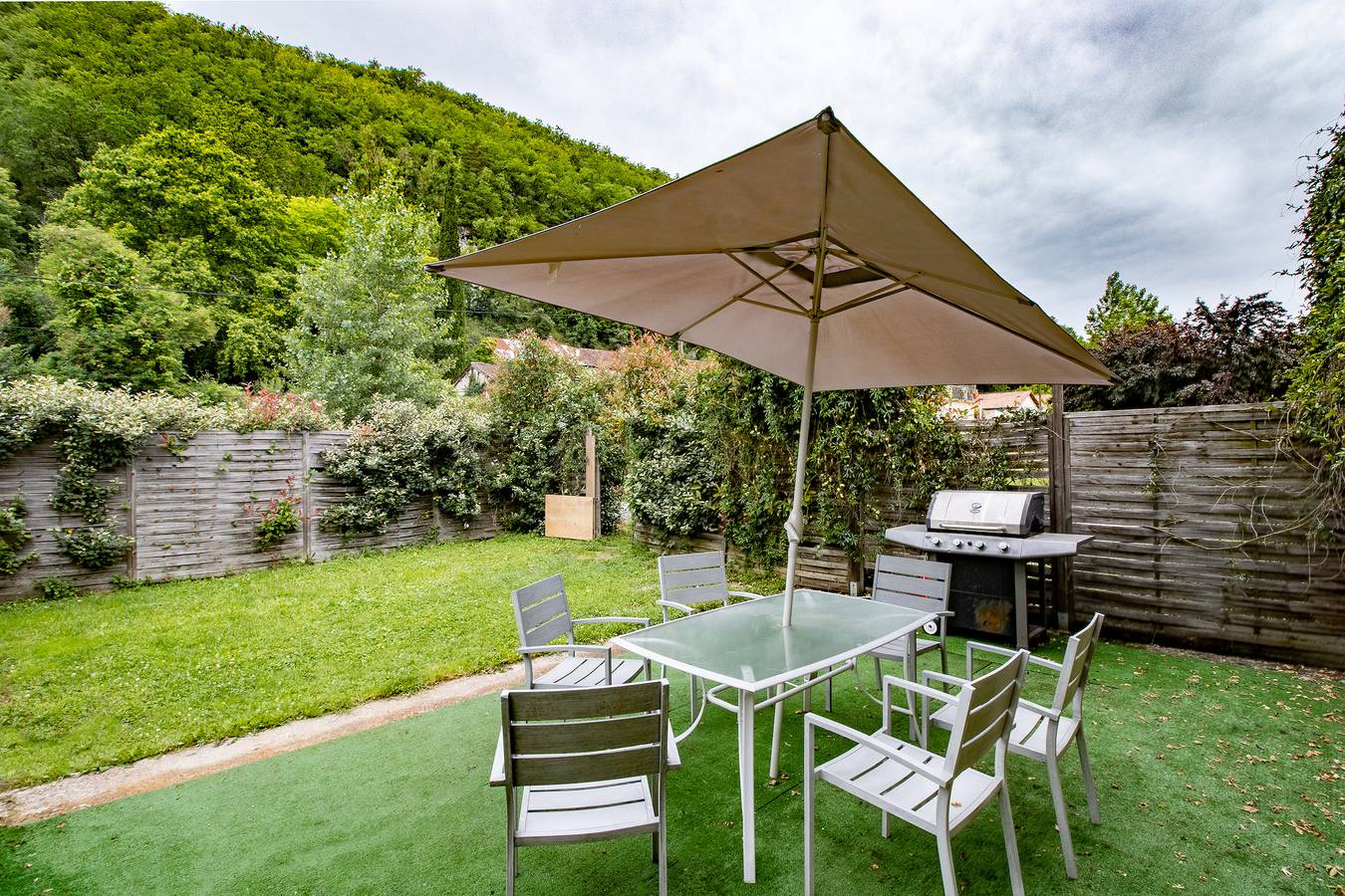 Appartement entier, Appartement 'Appartemment Ancienne Ferme' avec terrasse partagée, jardin privé et Wi-Fi in Saint-Cyprien (Aquitaine), Périgord Noir