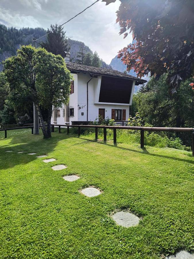 Appartement de vacances pour 6 personnes, avec jardin ainsi que balcon et vue