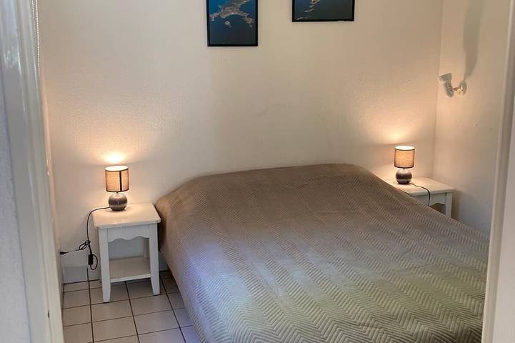 Gîte pour 4 personnes, avec terrasse ainsi que jardin et piscine dans Golf Saint-Laurent - 2