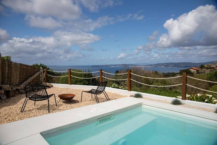 Casa de vacaciones para 8 personas, con vistas además de jardín y piscina - 1